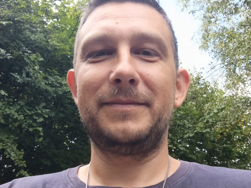 Caut converatii deschise pe diverse teme